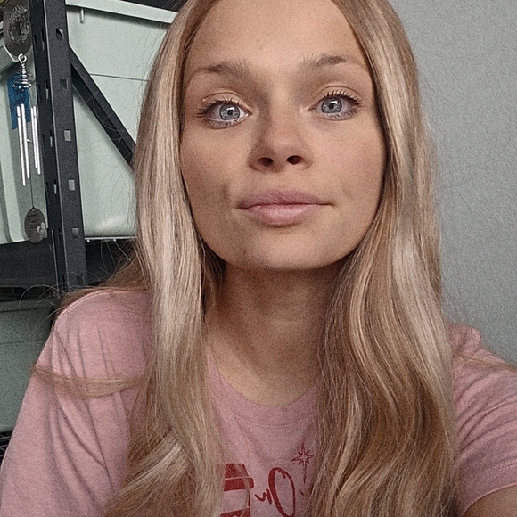 Meet your Posher, Cyndee - Picture 1 of 1